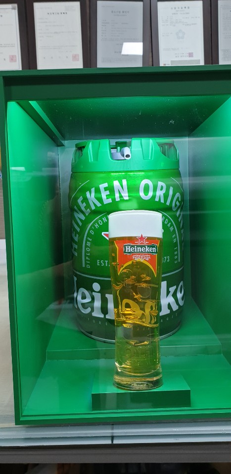전국이마트매장/하이네켄맥주 ㆍ아크릴매대 ㆍ제작ㆍ시공 : KakaoTalk_20200905_112311900.jpg
