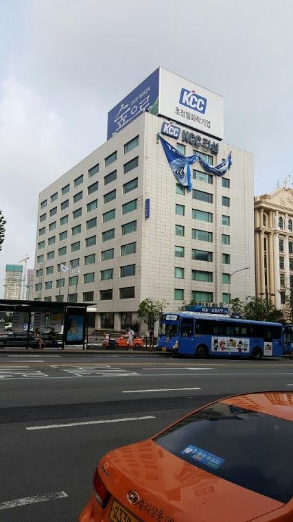 KCC건설 본사 사옥 광복 70주년 기념 20m X 25m. 디자인 · 출력 · 시공
