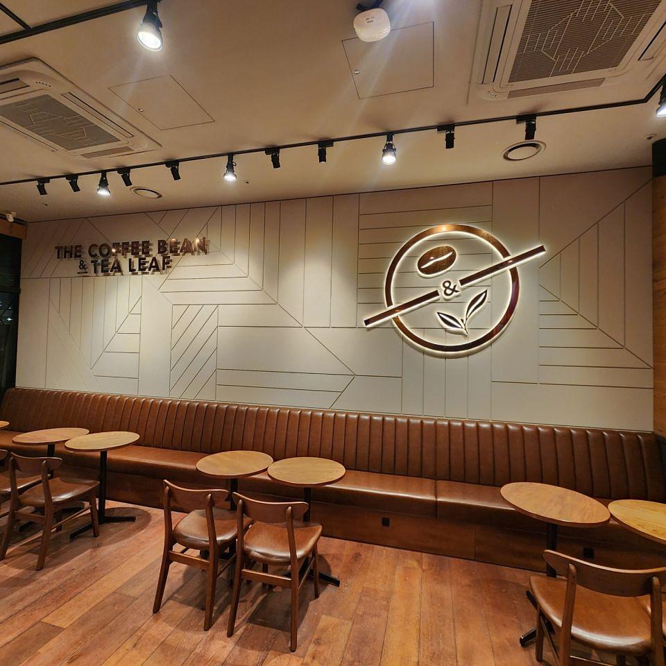 커피빈 아브뉴프랑점 제작 및 시공