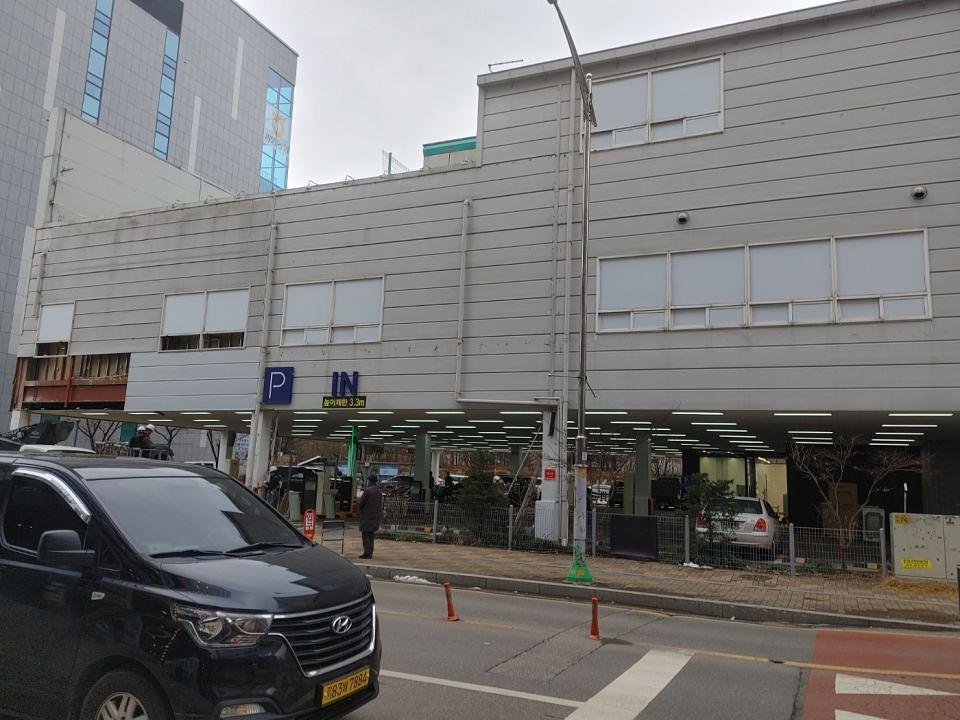 2/24 삼성프라자 백색시트 부착시공