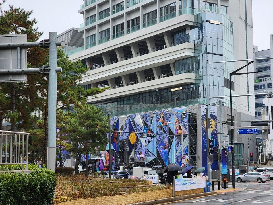 12/14 디즈니 100주년 팝업하우스 제작 및 시공
