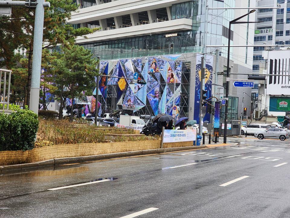 12/14 디즈니 100주년 팝업하우스 제작 및 시공