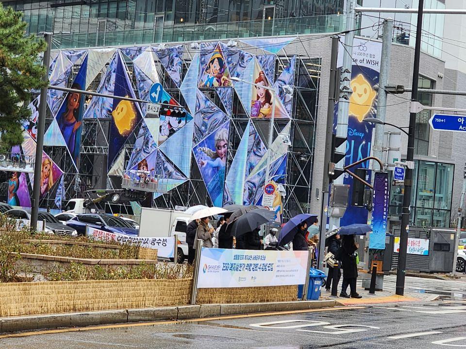 12/14 디즈니 100주년 팝업하우스 제작 및 시공