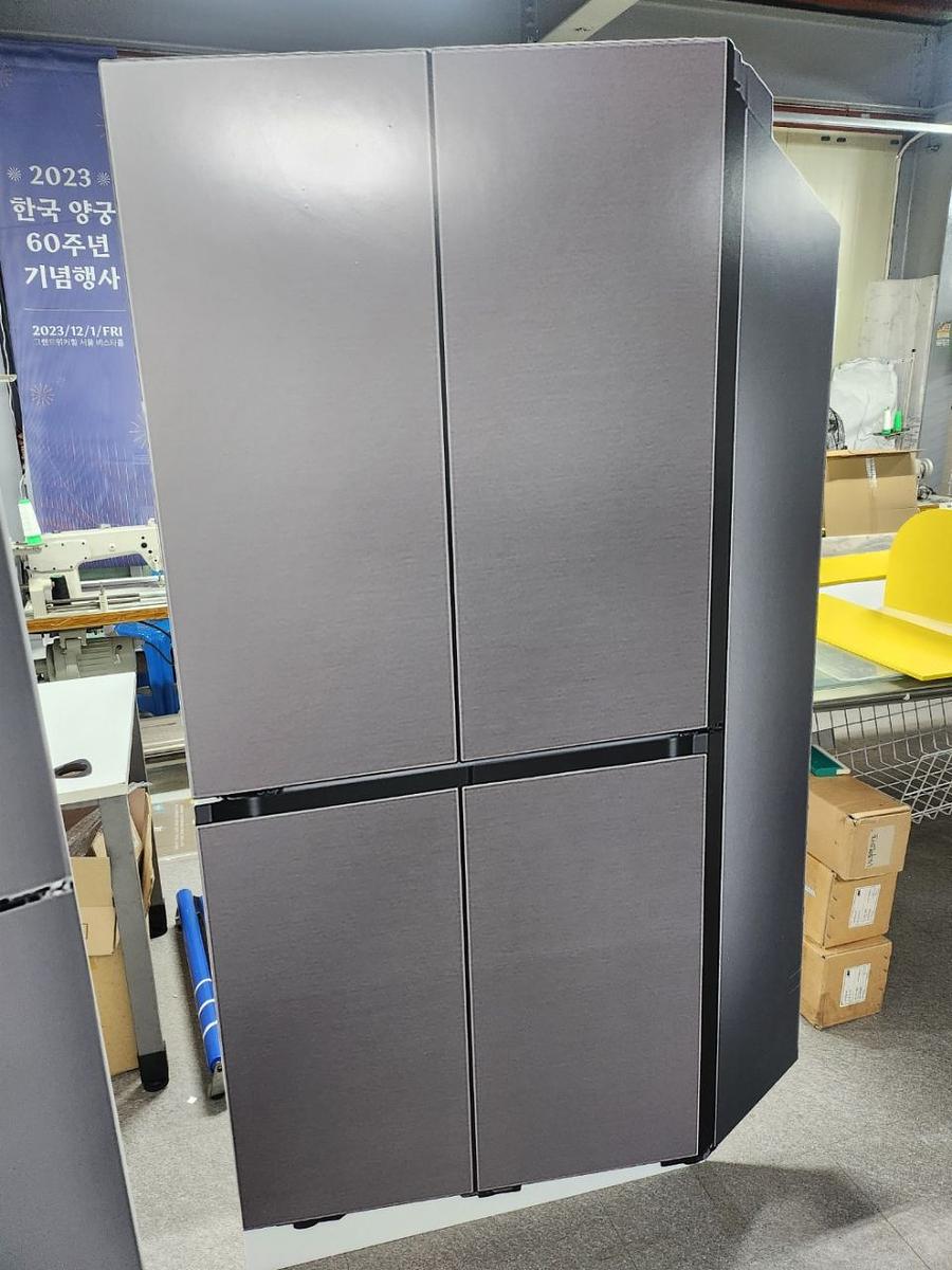 2/28 전자제품 등신대 제작 및 시공