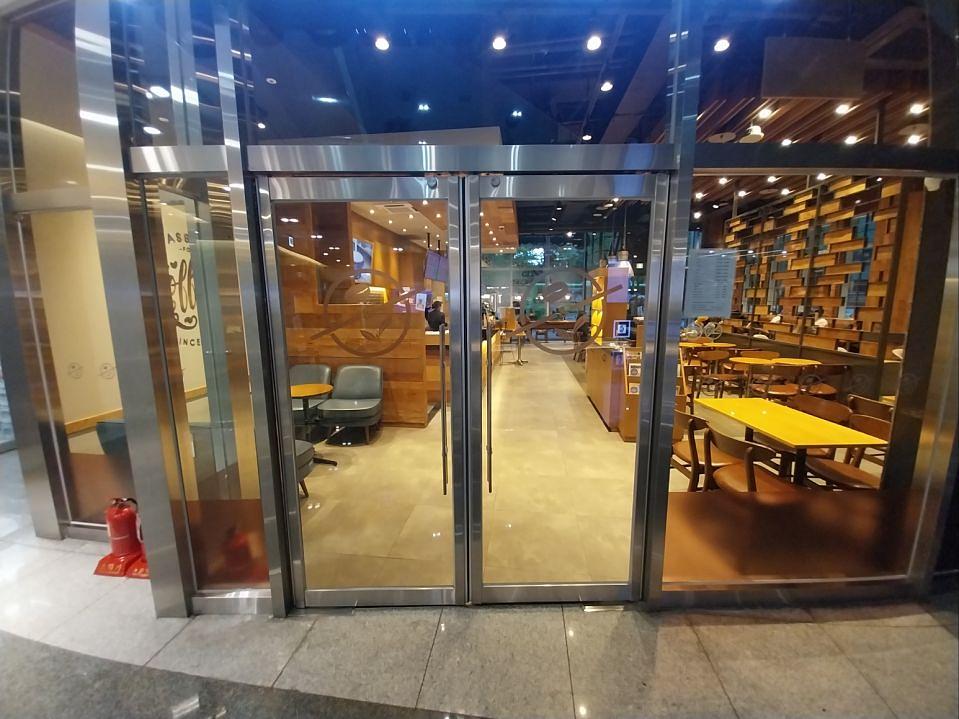 11/1 커피빈 상암한국지역정보개발원점 제작 및 시공