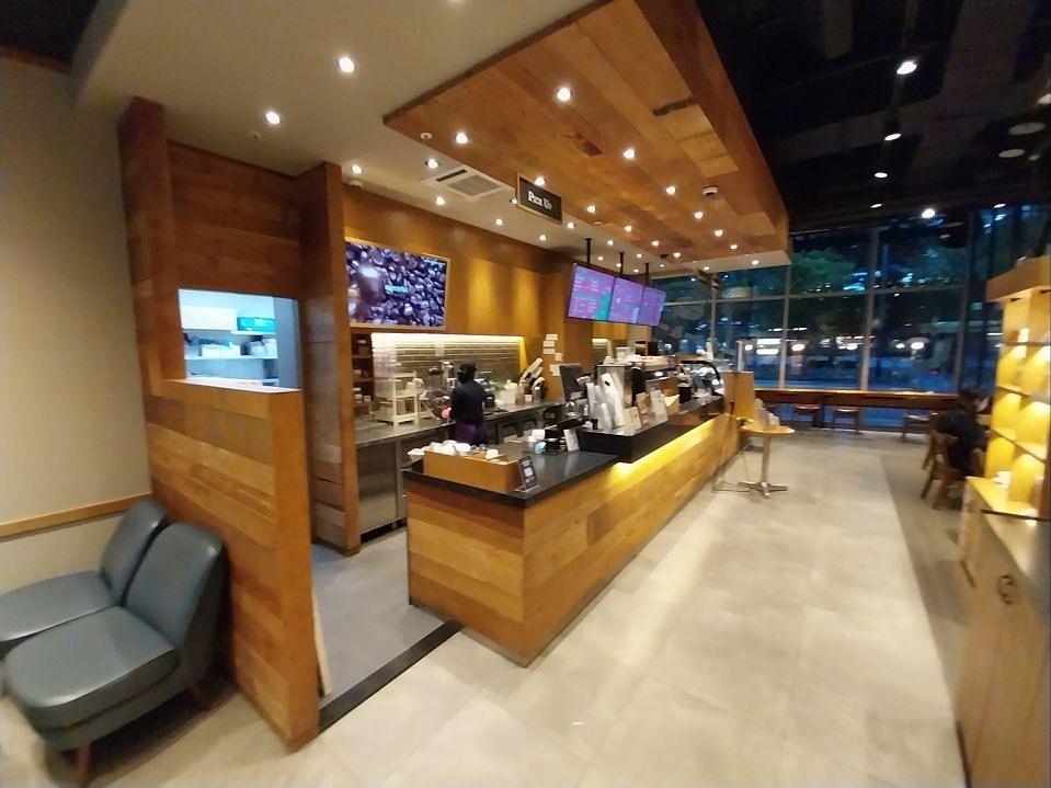 11/1 커피빈 상암한국지역정보개발원점 제작 및 시공