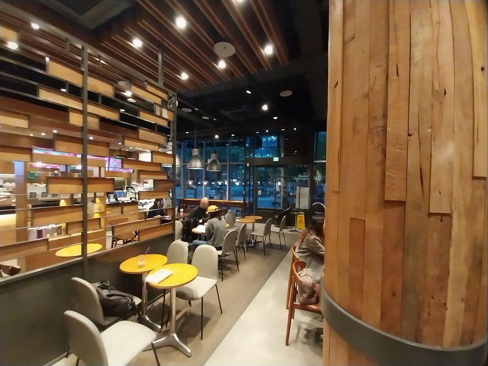 11/1 커피빈 상암한국지역정보개발원점 제작 및 시공