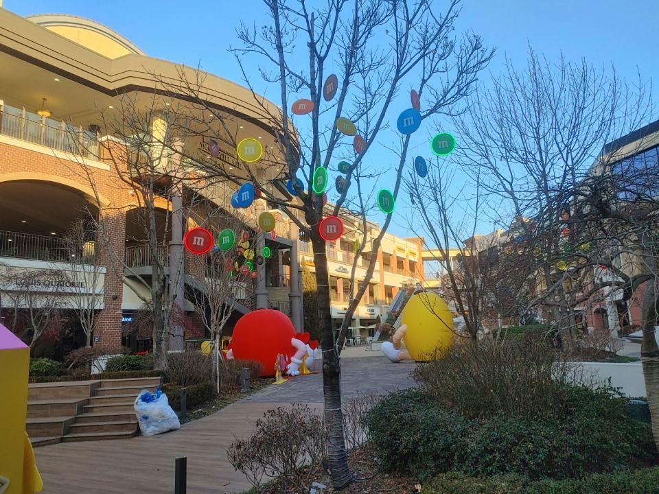 1/24 파주 신세계 아울렛 M&M 팝업스토어 제작 및 시공