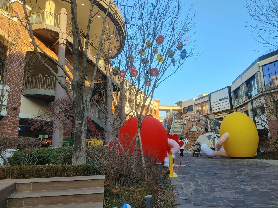 1/24 파주 신세계 아울렛 M&M 팝업스토어 제작 및 시공