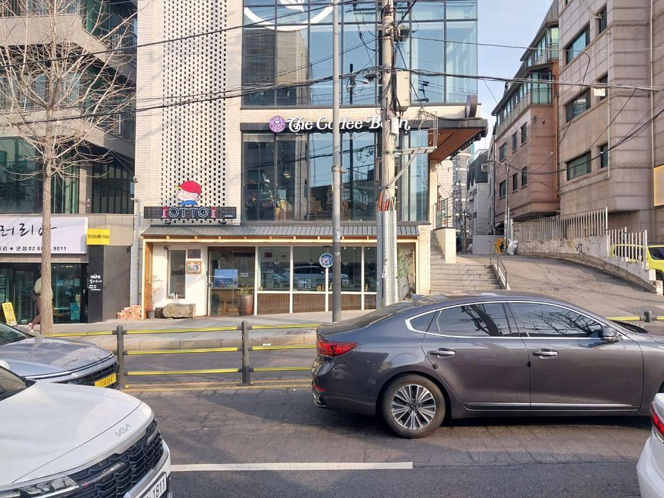 2/2 커피빈 상수역점 스탠다드 간판 및 현수막 제작 및 시공