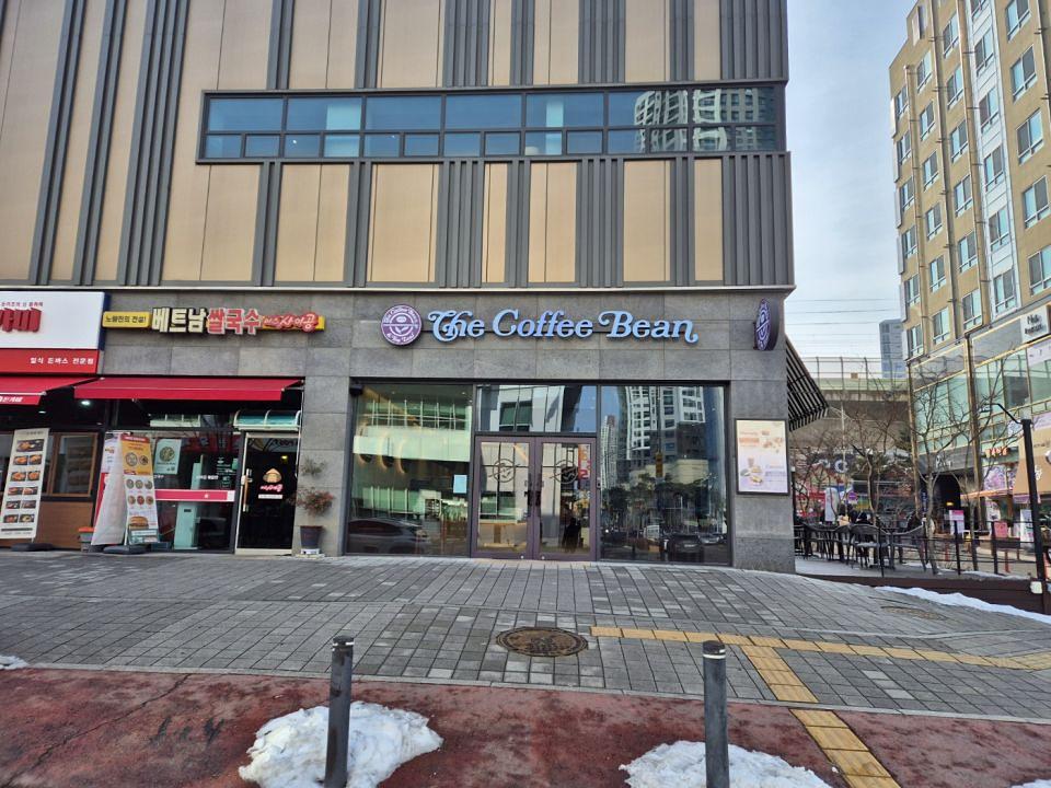 2/2 커피빈 온의점 스탠다드 간판 및 현수막 제작 및 시공