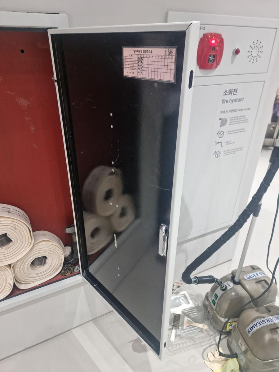 3/10 무신사 스탠다드 청량리점 제작 및 시공