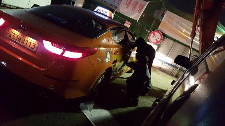 야간 택시출장랩핑 시공장면